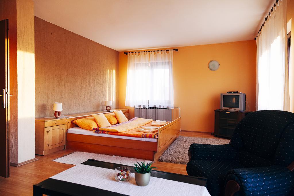 Apartmani Maraton Vukovar Room photo